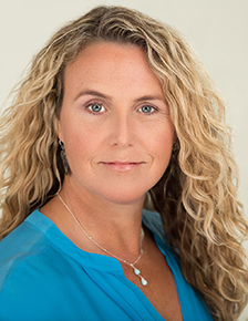 Iris Jamahl Dunkle.